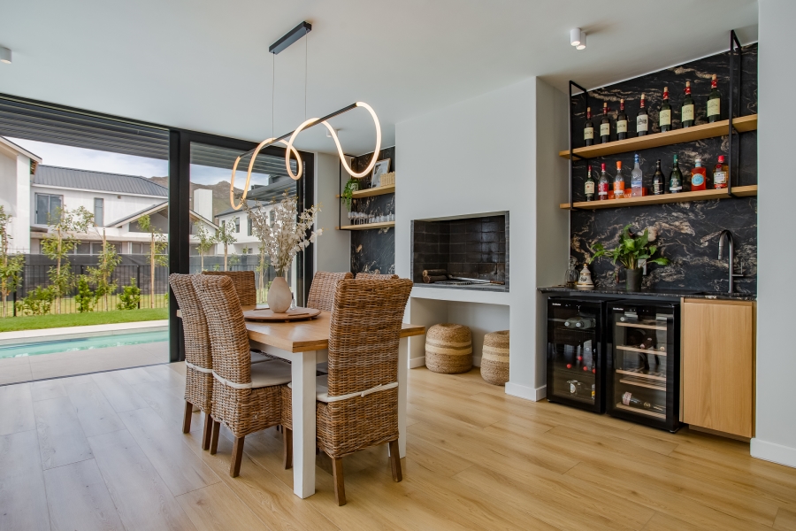 4 Bedroom Property for Sale in Pearl Valley at Val de Vie Western Cape